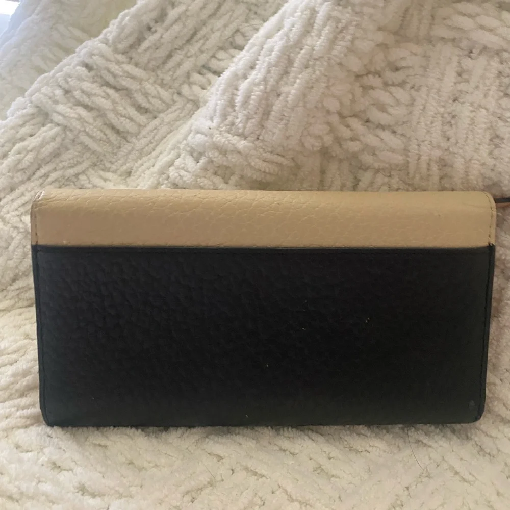 Kate Spade Southport Avenue Sandra Beige and Black Women's Wallet